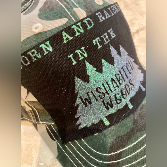 🔥BORN AND RAISED IN THE WISHAB!TCH WOODS🔥NWT Adjust. Hat; camo, green, glitter - Picture 4 of 4